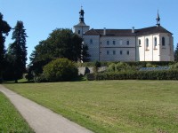 /album/fotogalerie-zamek-breznice/jizni-kridlo-zamku-s-kapli-jpg/